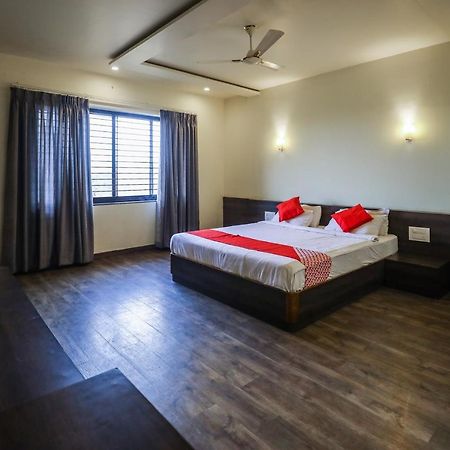 Hotel The Cult Hubli Bagian luar foto