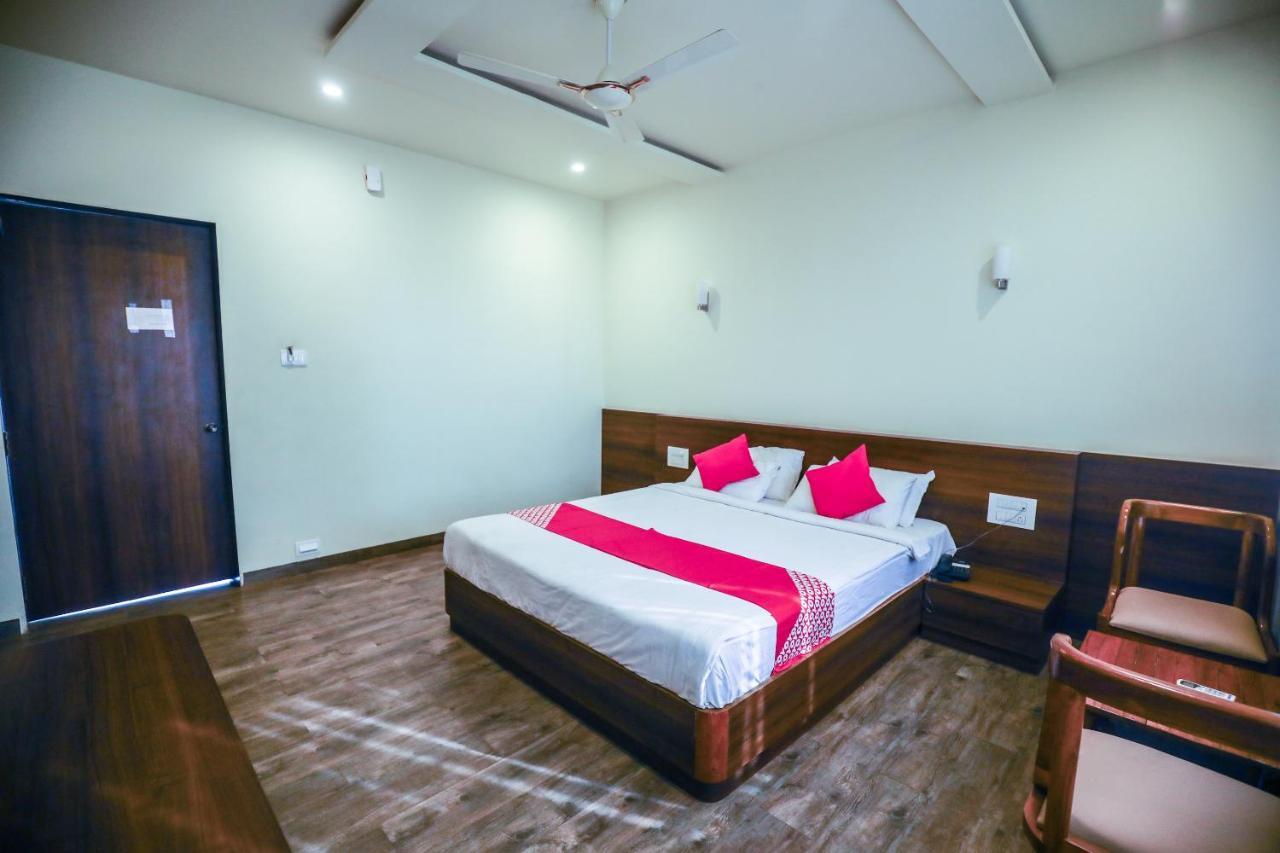 Hotel The Cult Hubli Bagian luar foto