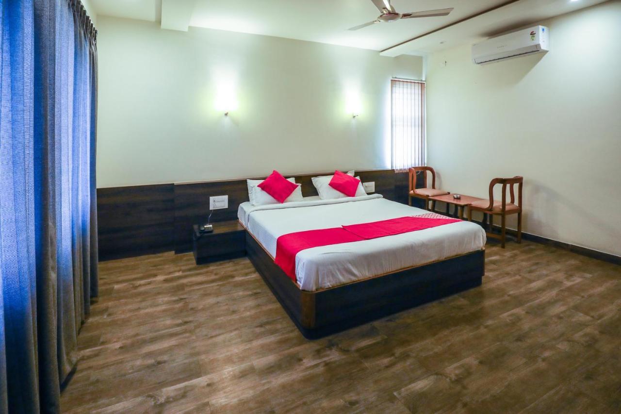 Hotel The Cult Hubli Bagian luar foto