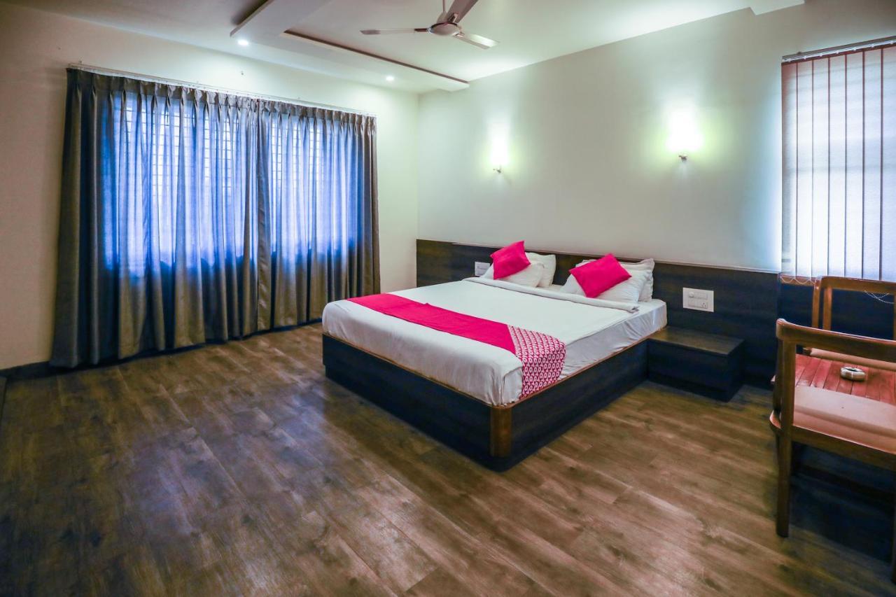 Hotel The Cult Hubli Bagian luar foto
