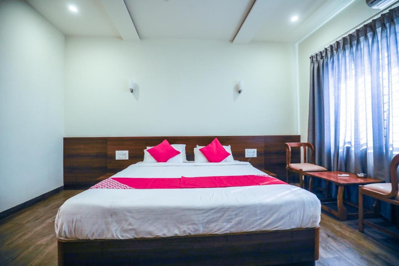 Hotel The Cult Hubli Bagian luar foto