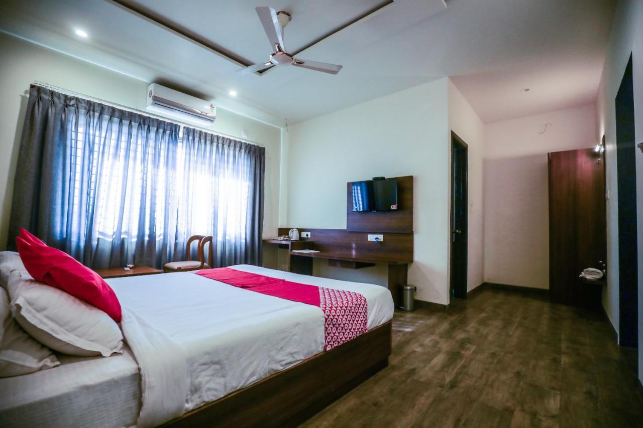 Hotel The Cult Hubli Bagian luar foto